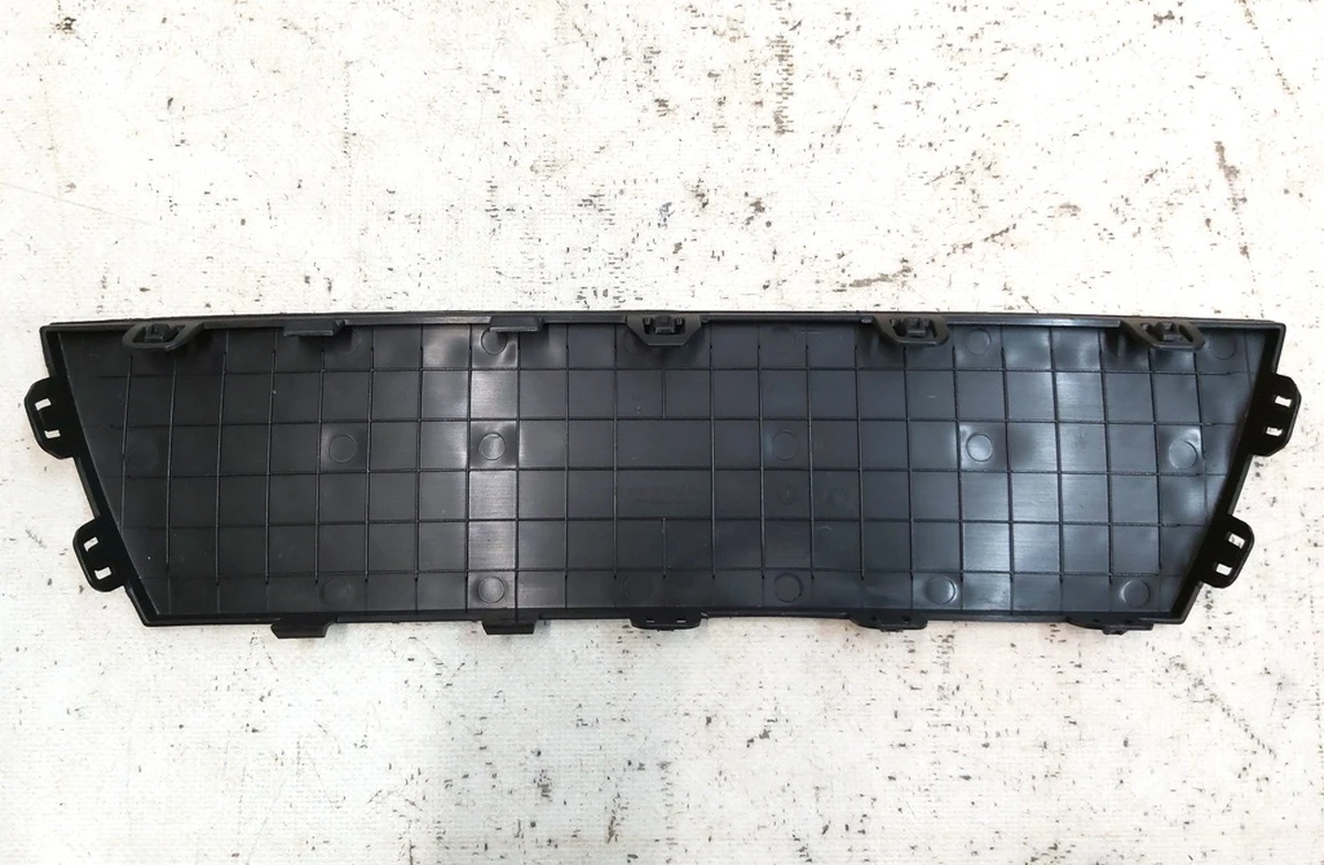 3 TRAILER HITCH COVER ASSEMBLY - REAR FASCIA BASE Tesla model Y 1494009-00-A