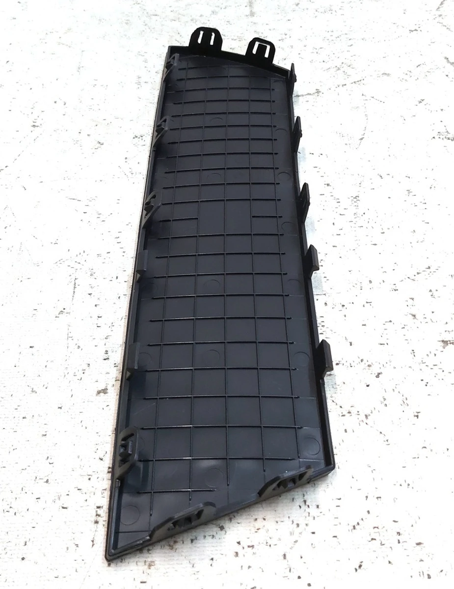 3 TRAILER HITCH COVER ASSEMBLY - REAR FASCIA BASE Tesla model Y 1494009-00-A