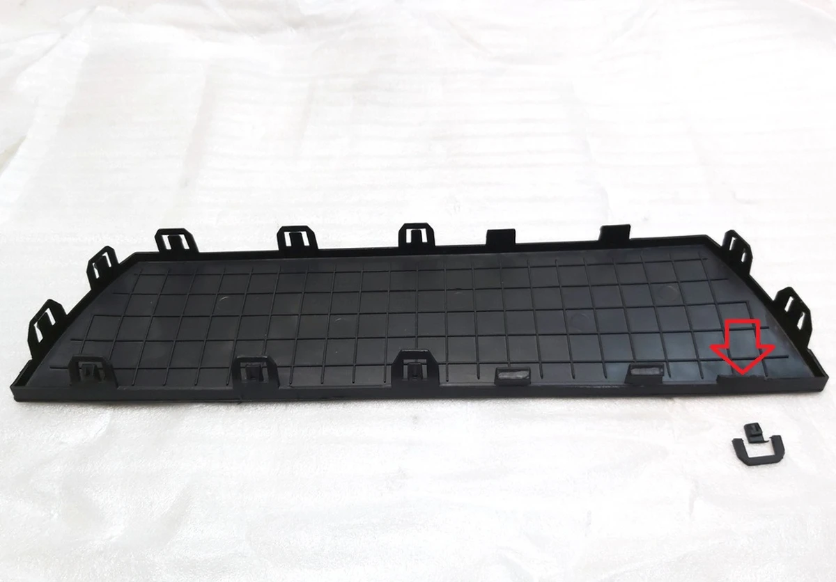 3 TRAILER HITCH COVER ASSEMBLY - REAR FASCIA BASE Tesla model Y 1494009-00-A