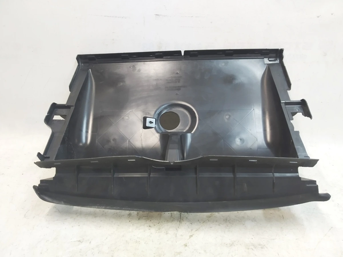 Корпус люверса центрального Tesla Model Y 1494159-00-C