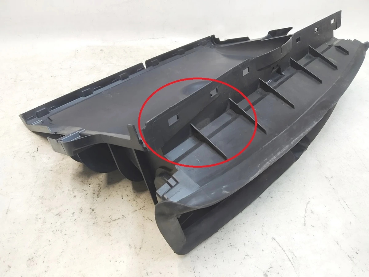 5 Корпус люверса центрального Tesla Model Y 1494159-00-C