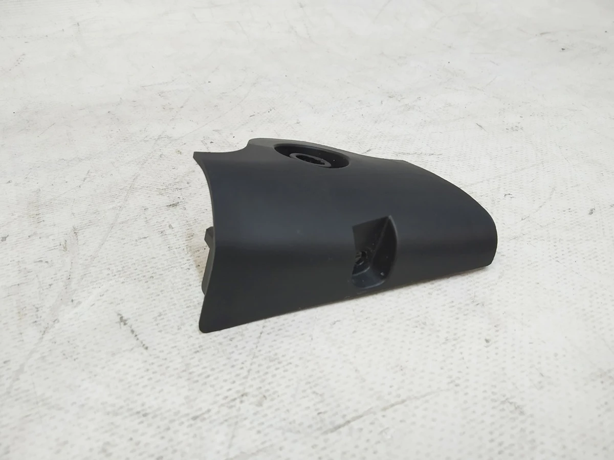 5 Кронштейн лівий кріплення пластини люверса центральної Tesla model Y 1494159-00-C