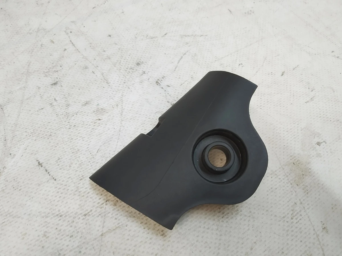 5 Кронштейн лівий кріплення пластини люверса центральної Tesla model Y 1494159-00-C