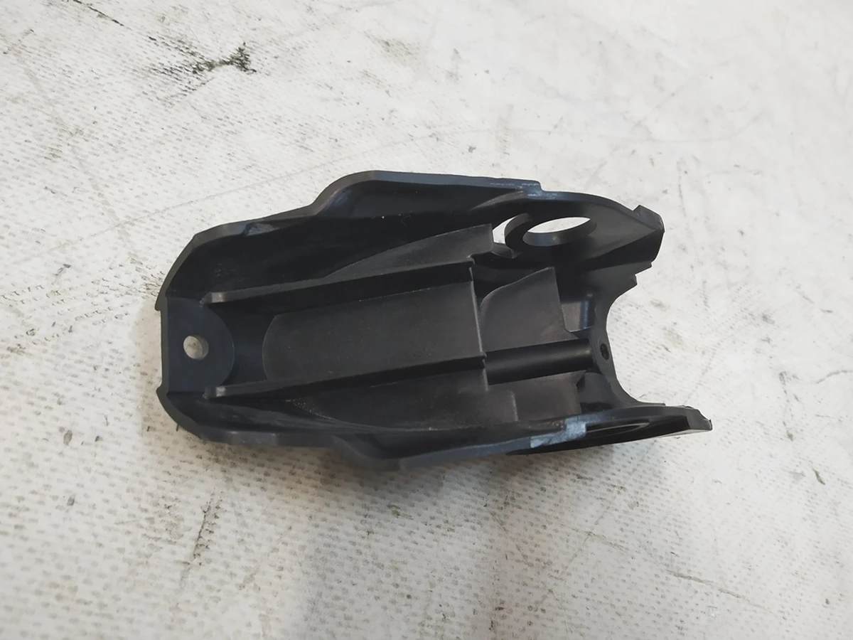 1 Накладка электропривода люверса (повреждение) Tesla Model 3 1559787-00-A