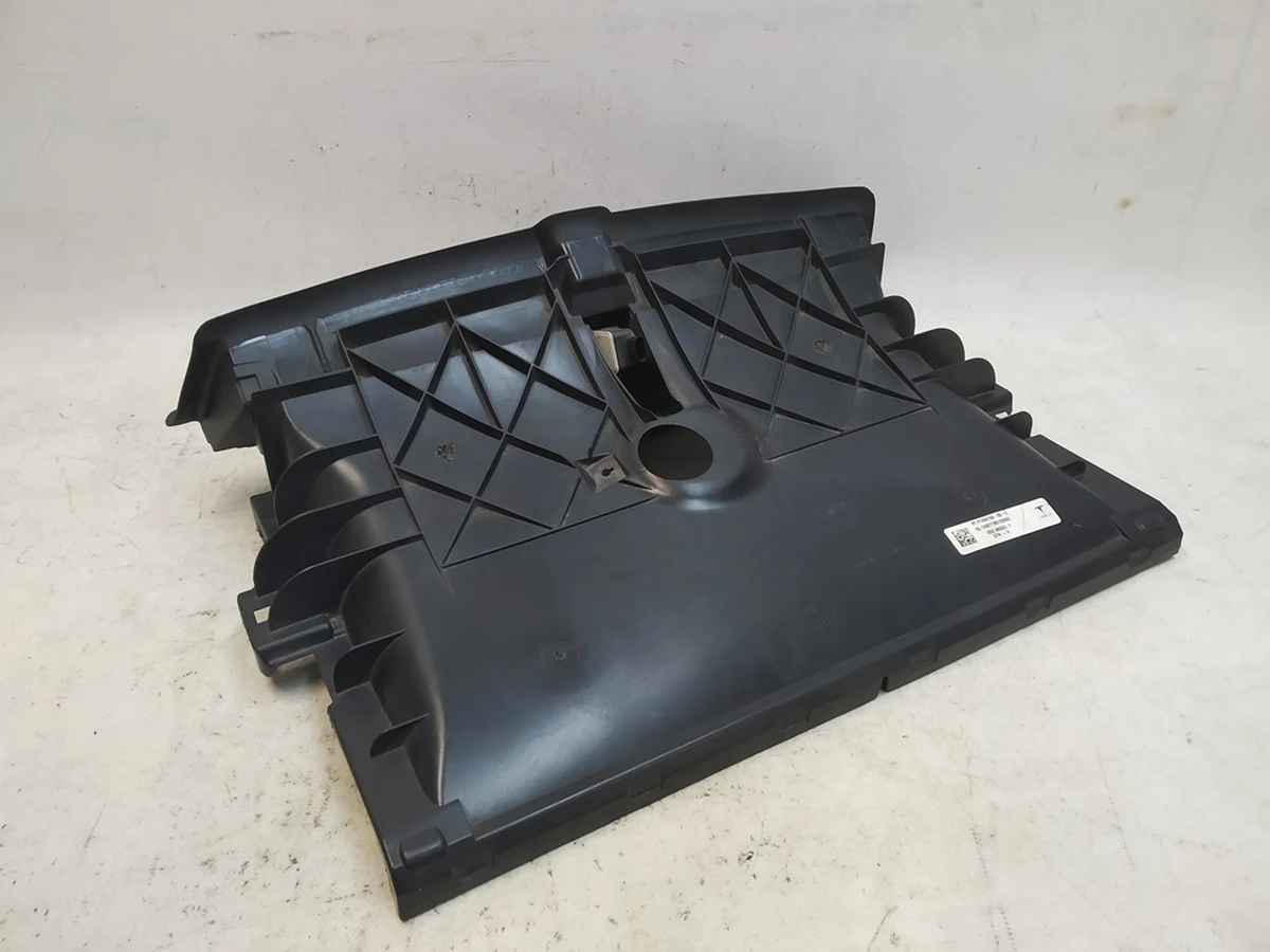 5 Люверс центральний в зборі Tesla Model Y 1494159-00-C