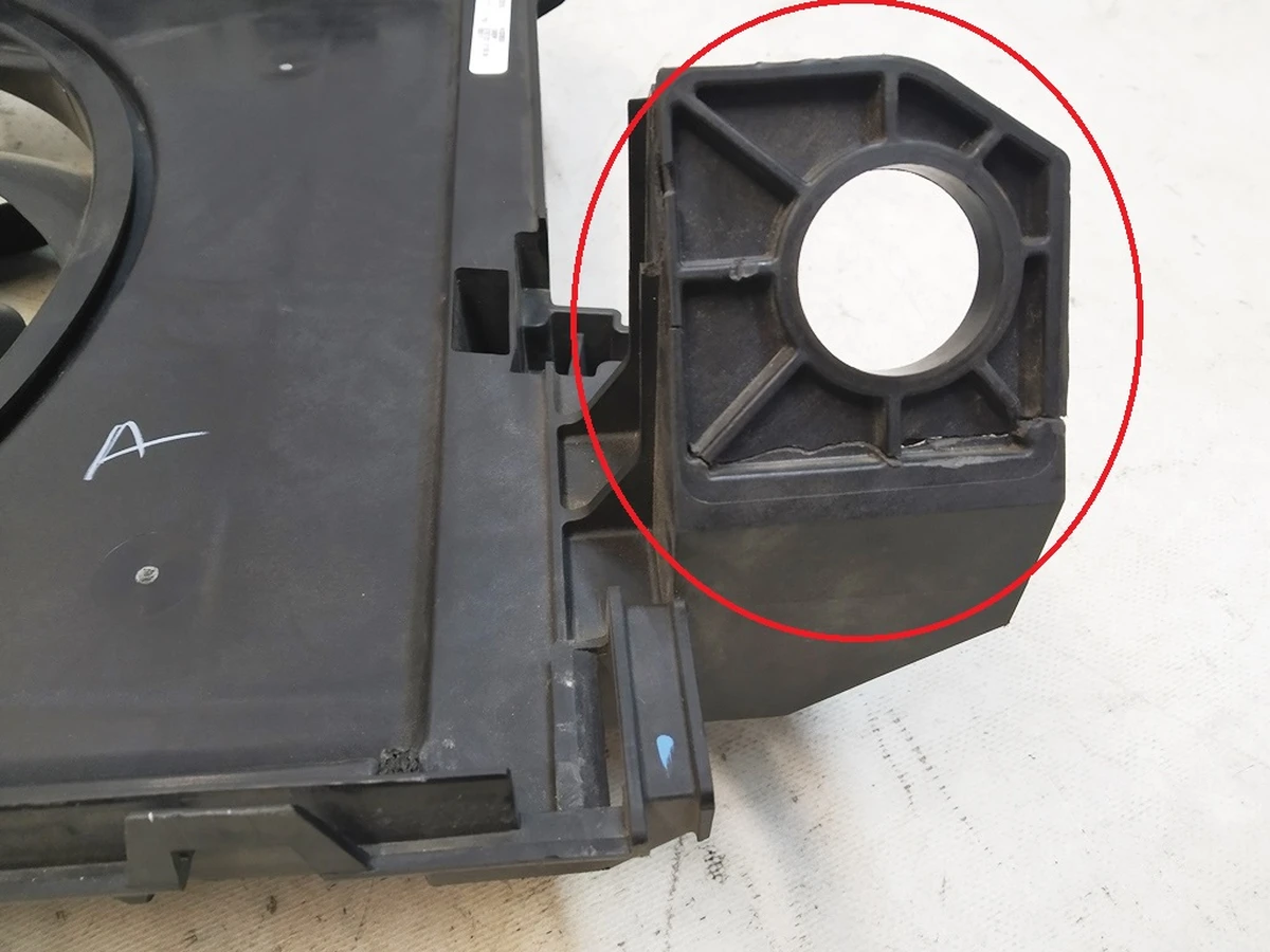 4 Вентилятор системи охолодження без втулок та подушок Tesla model 3 1494174-00-A