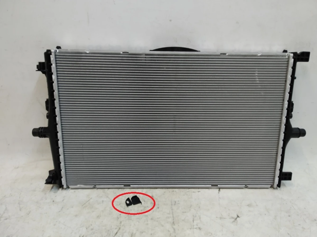 1 Радиатор охлаждения основной Tesla Model 3, Model Y 1494175-00-A