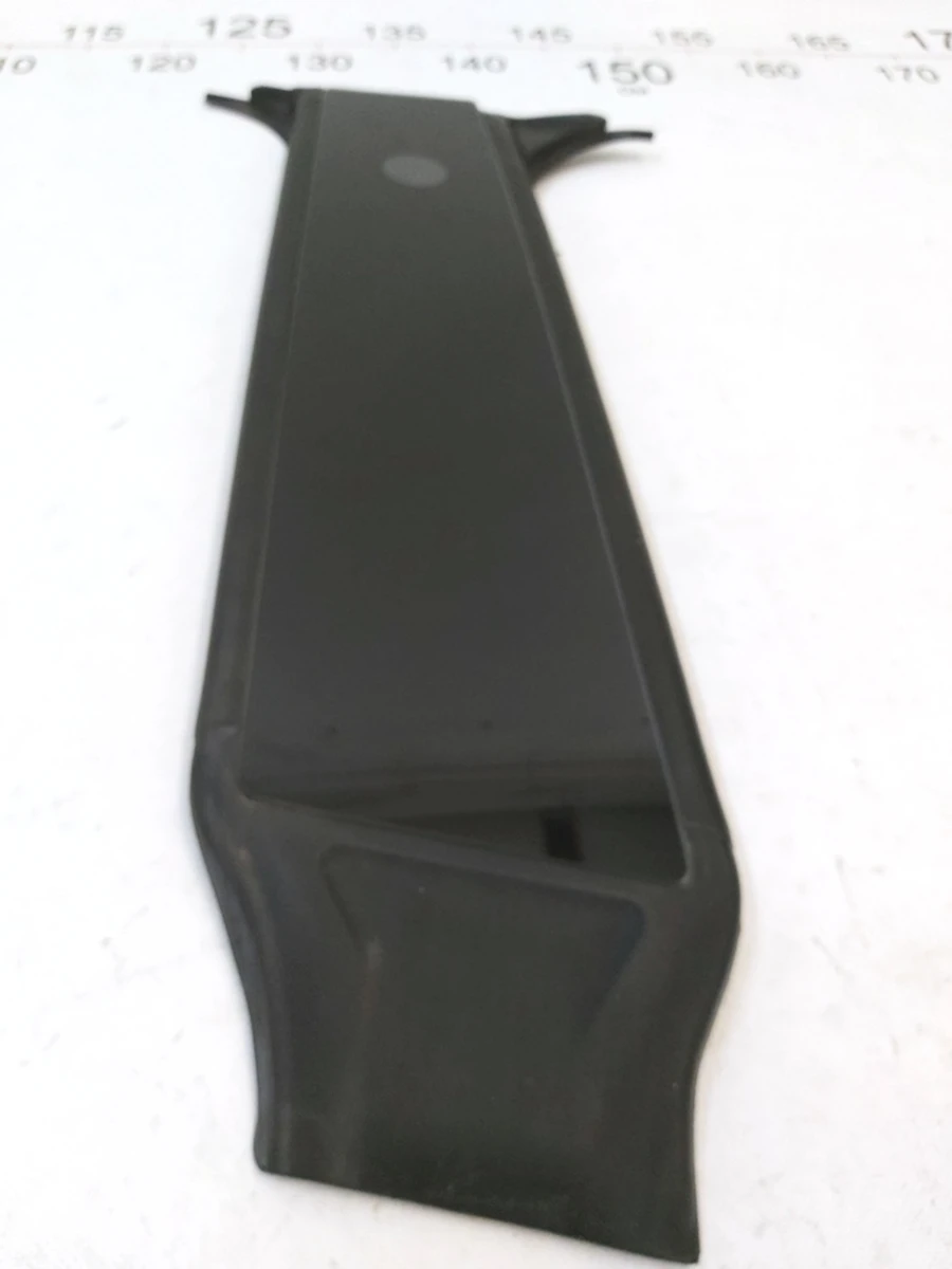 7 B PILLAR APPLIQUE - RIGHT HAND (glass) without a camera, restored Tesla Model Y 1506886-00-H