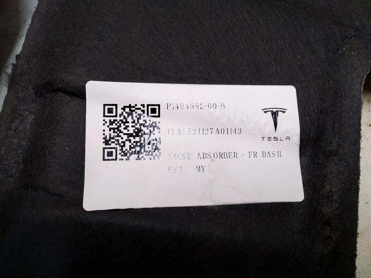 1 Шумоизолятор моторного щита внешний Tesla Model Y, Model Y Feb 2025 1618696-00-B