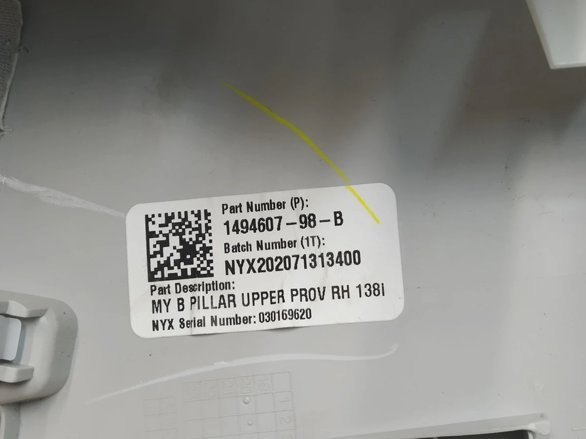 3 Накладка стойки B верхняя правая Tesla Model Y 1626929-02-E