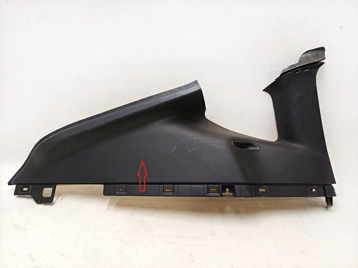 6 Накладка ремня безопасности стойки С левой с повреждением Tesla model Y 1494608-79-A