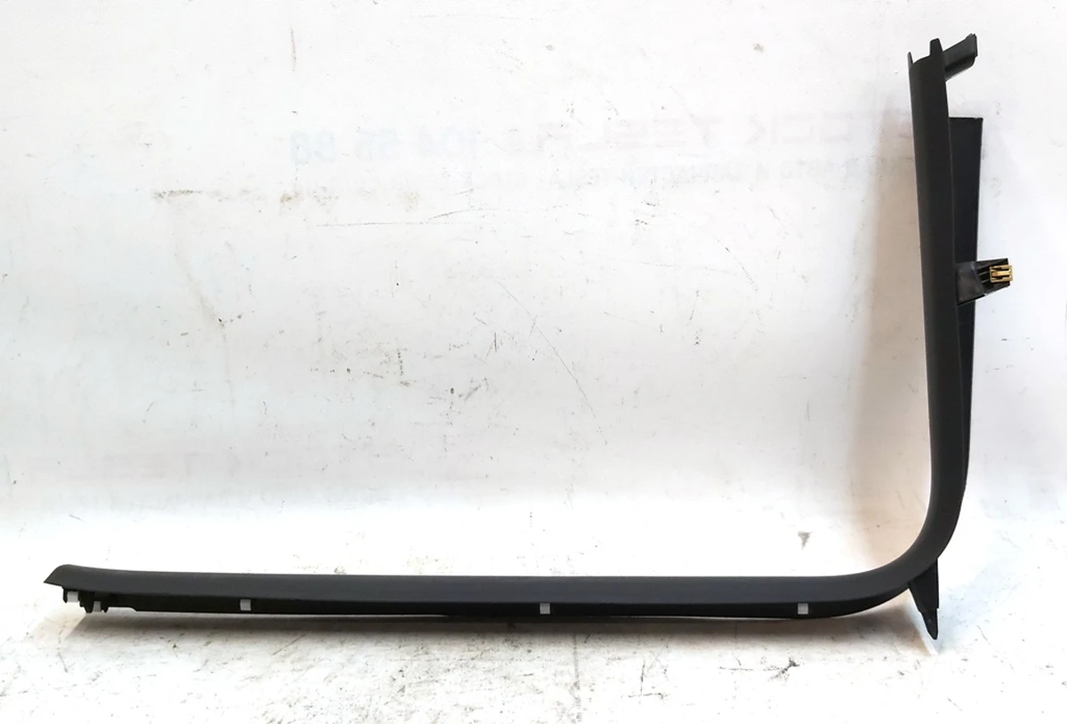 9 Облицовка порога переднего правого Tesla model Y 1494620-00-D