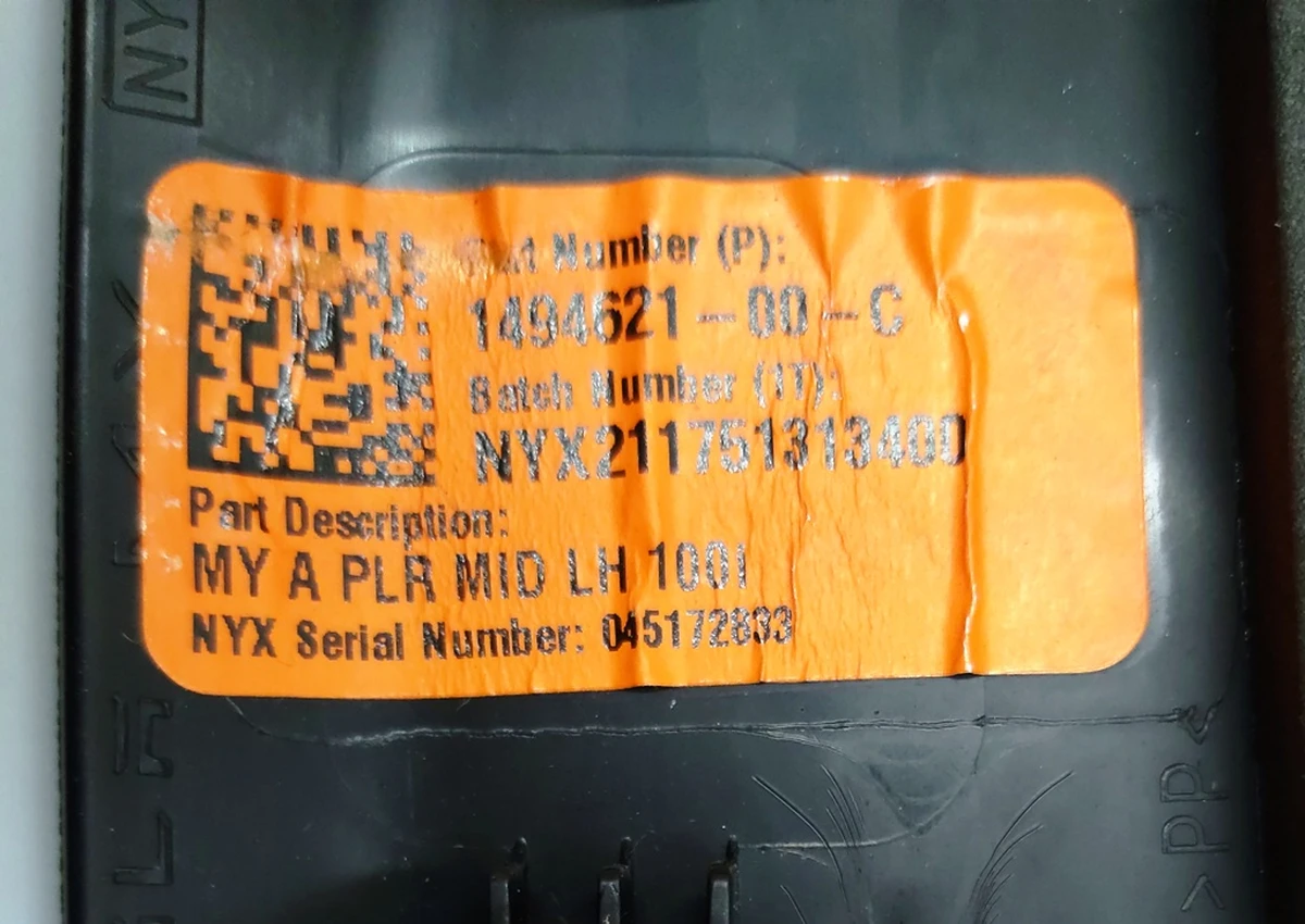 10 Накладка стійки А середня ліва Tesla Model Y 1494621-00-D
