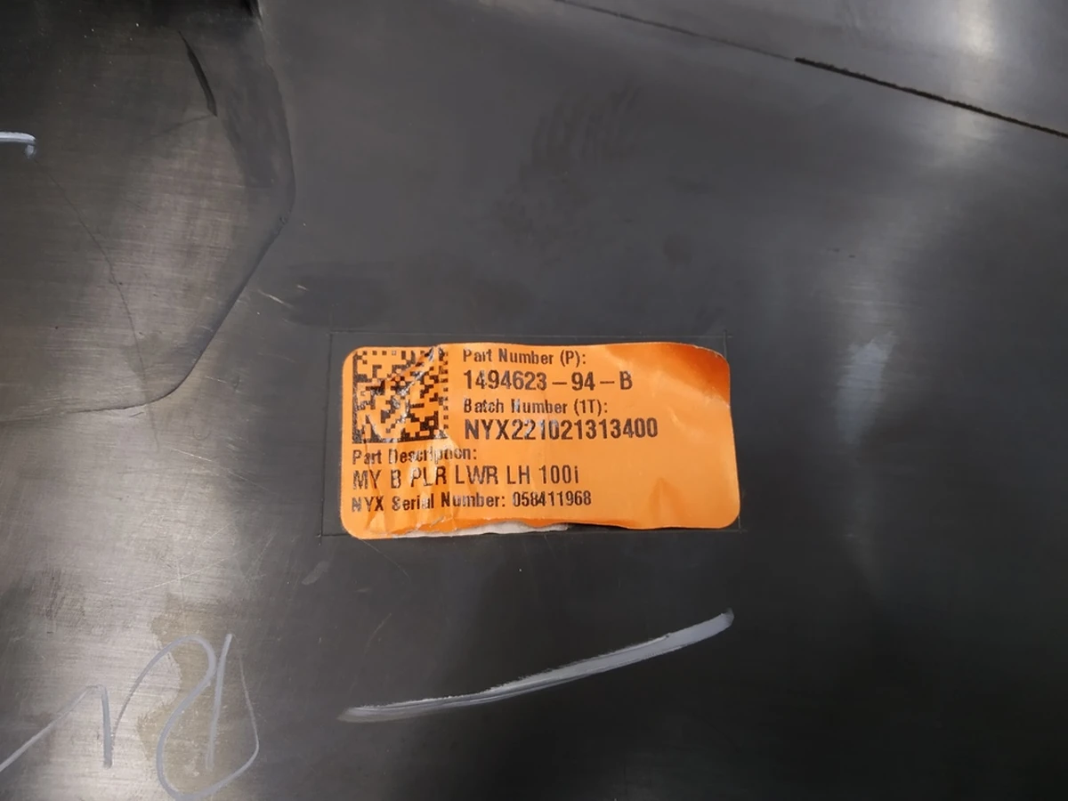 2 MY, B PILLAR LOWER TRIM, ASY, LH Tesla model Y 1494623-00-E