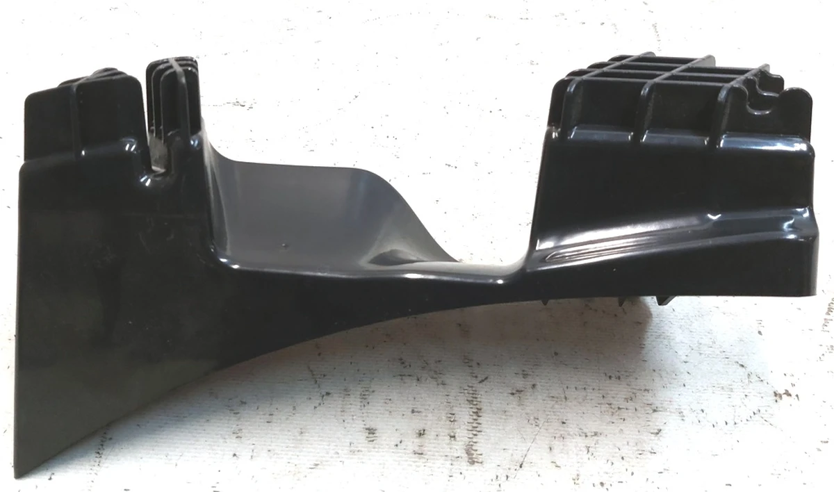 7 Основа накладки стійки C нижньої лівої Tesla Model Y 1494625-00-C