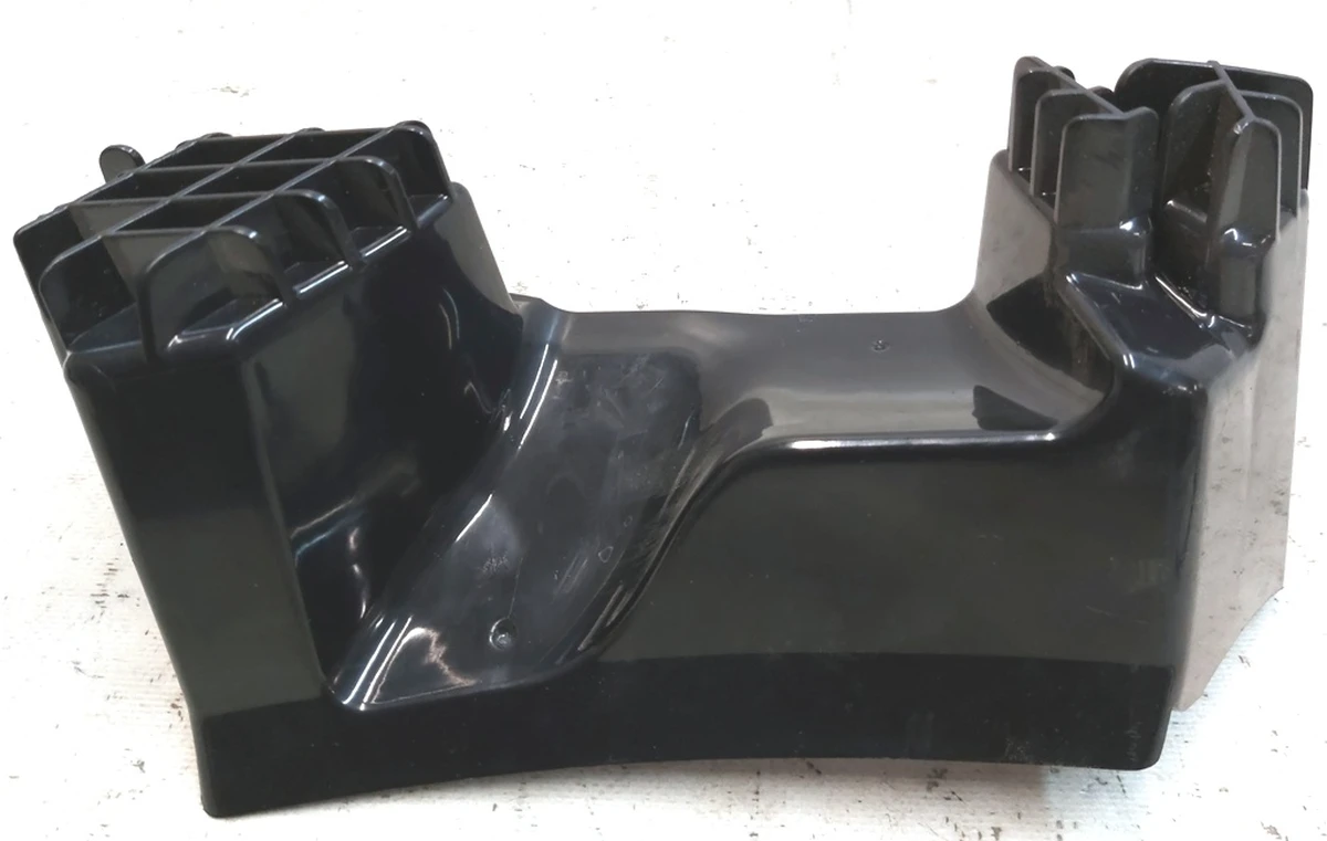 7 Основа накладки стійки C нижньої лівої Tesla Model Y 1494625-00-C