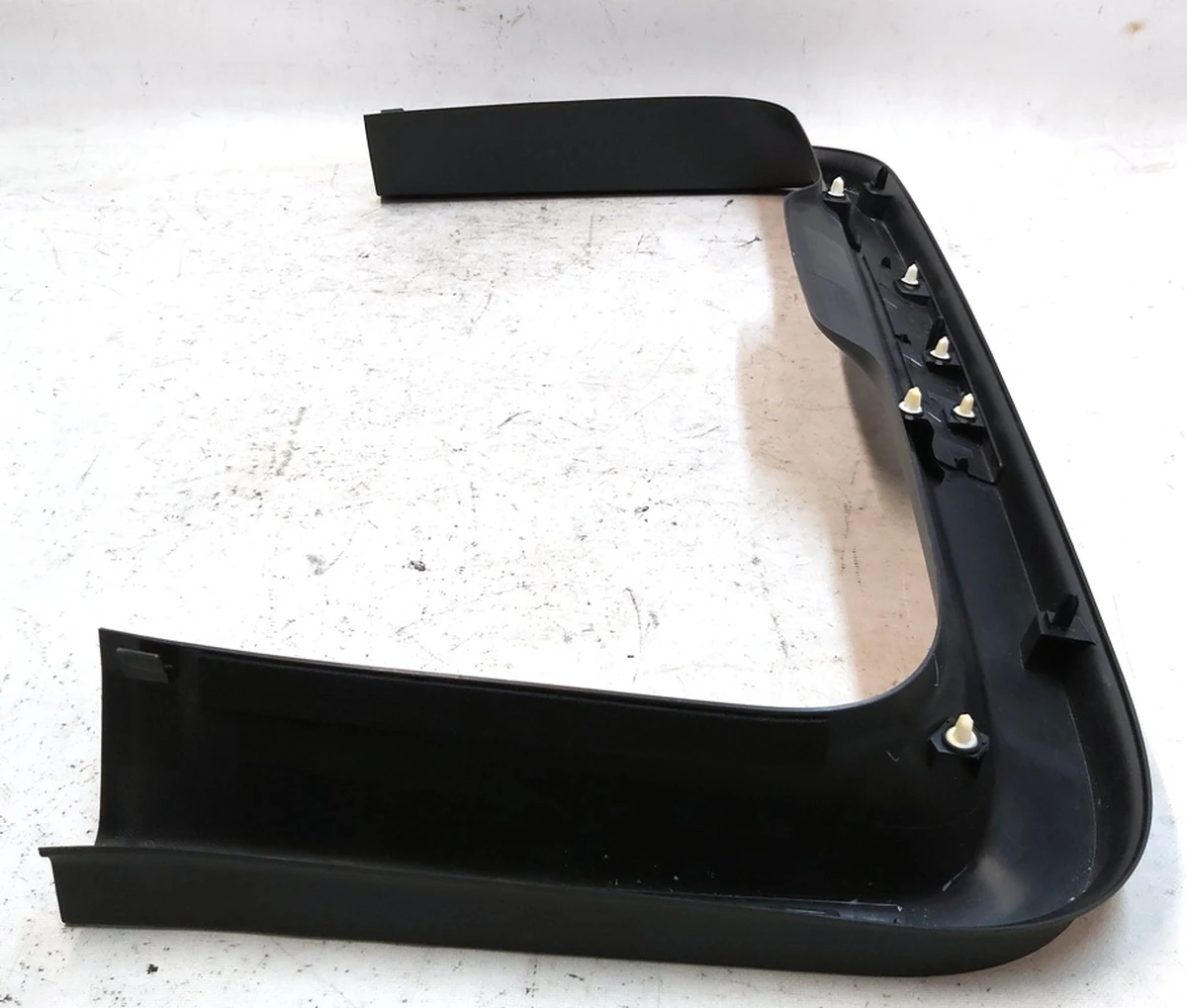 1 MY, LIFTGATE UPPER TRIM, ASY damaged Tesla model Y 1494632-00-C