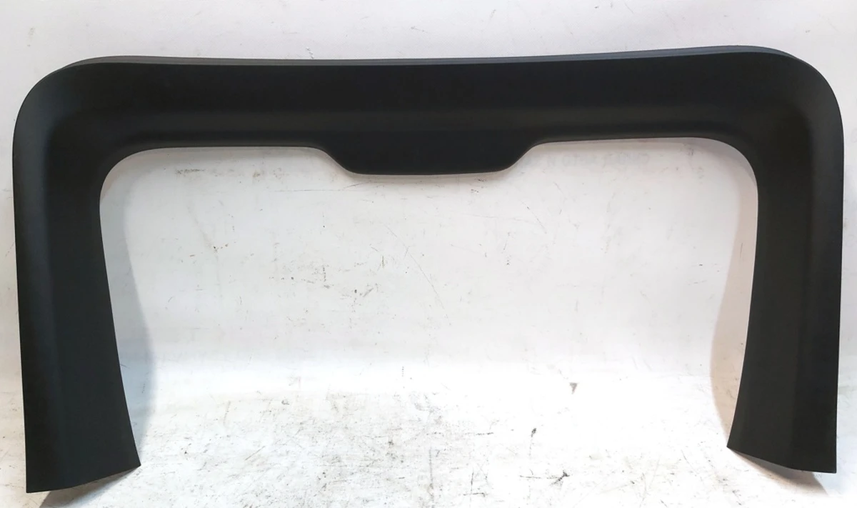 1 MY, LIFTGATE UPPER TRIM, ASY damaged Tesla model Y 1494632-00-C