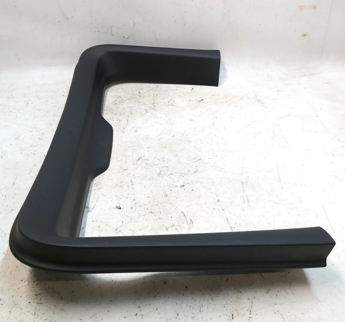 1 MY, LIFTGATE UPPER TRIM, ASY damaged Tesla model Y 1494632-00-C