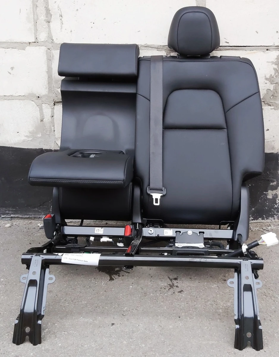 1 Спинка сидіння 2-го ряду подвійна PUR BLK у зборі з центральним підголівником Tesla model Y 3907891-01-A