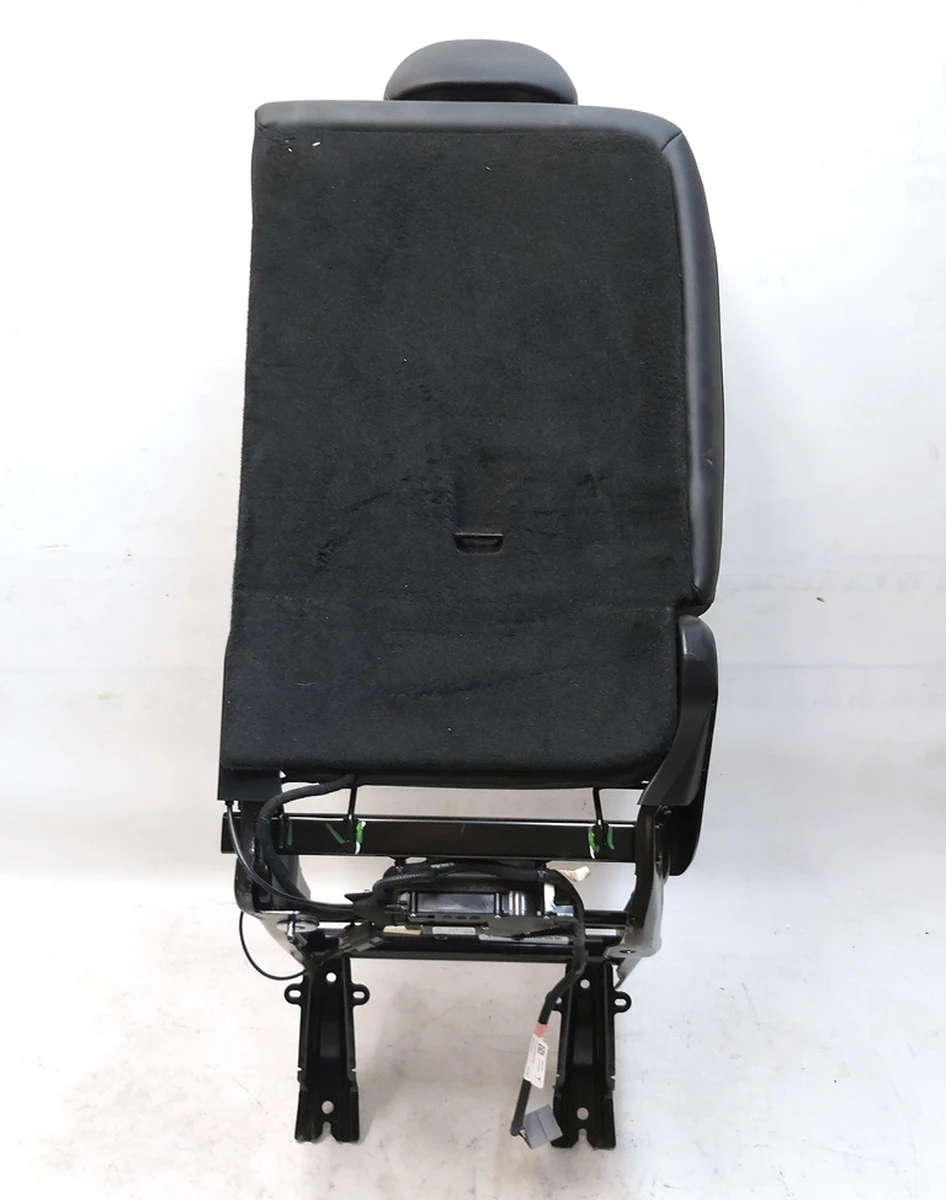 2 NA MY 40 RH SEAT ASY PUR BLK assembly with central headrest Tesla model Y 3907892-01-A