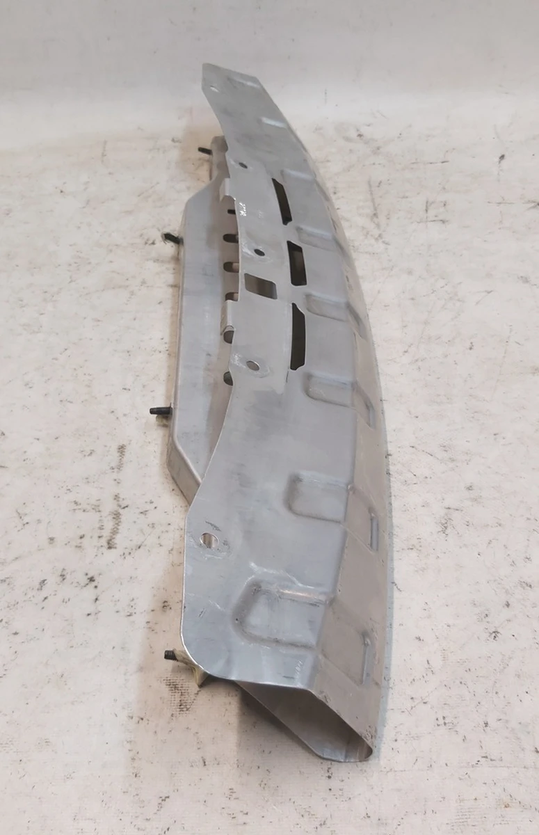 2 Підсилювач верхньої передньої панелі Tesla Model Y 1495093-00-B