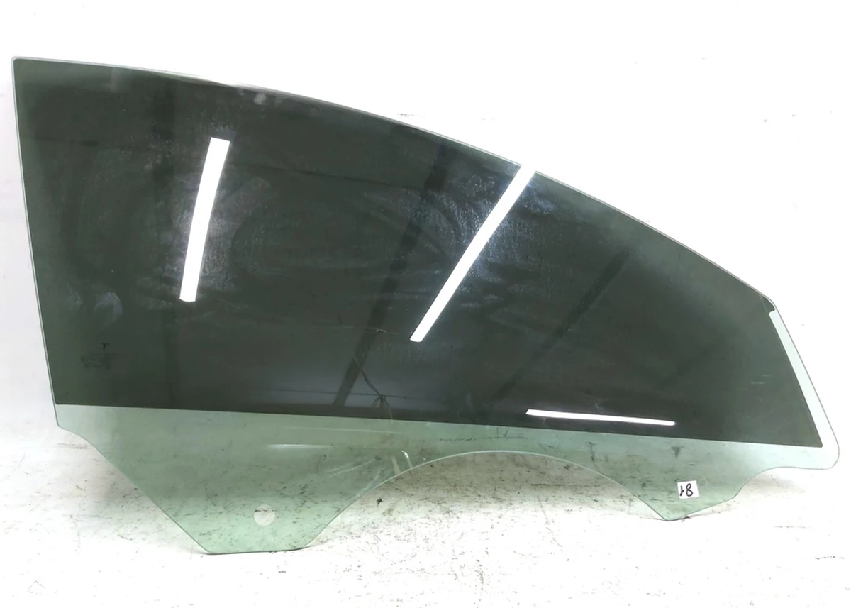 1 Скло дверей передньої правої одинарне Tesla model Y 1495507-00-B