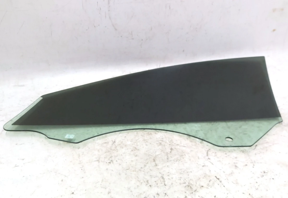 1 Скло дверей передньої правої одинарне Tesla model Y 1495507-00-B