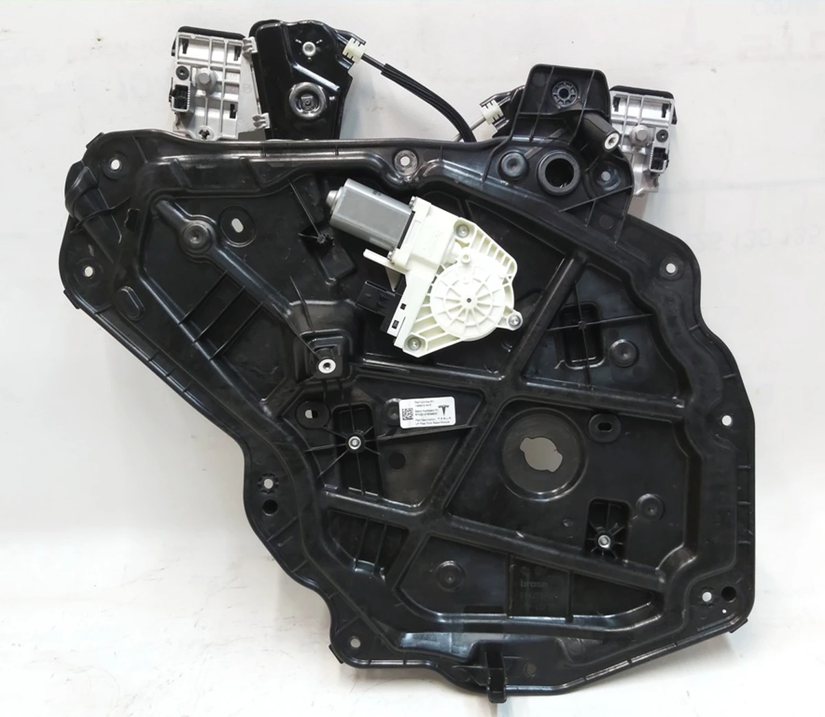 7 Склопідйомник задній лівий з моторчиком та механізмом підйому в зборі Tesla Model Y 1526802-00-E, 1526806-00-D