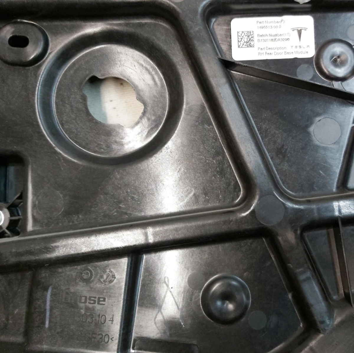 3 Склопідйомник задній правий у зборі Tesla Model Y 1526807-00-D, 1526803-00-E