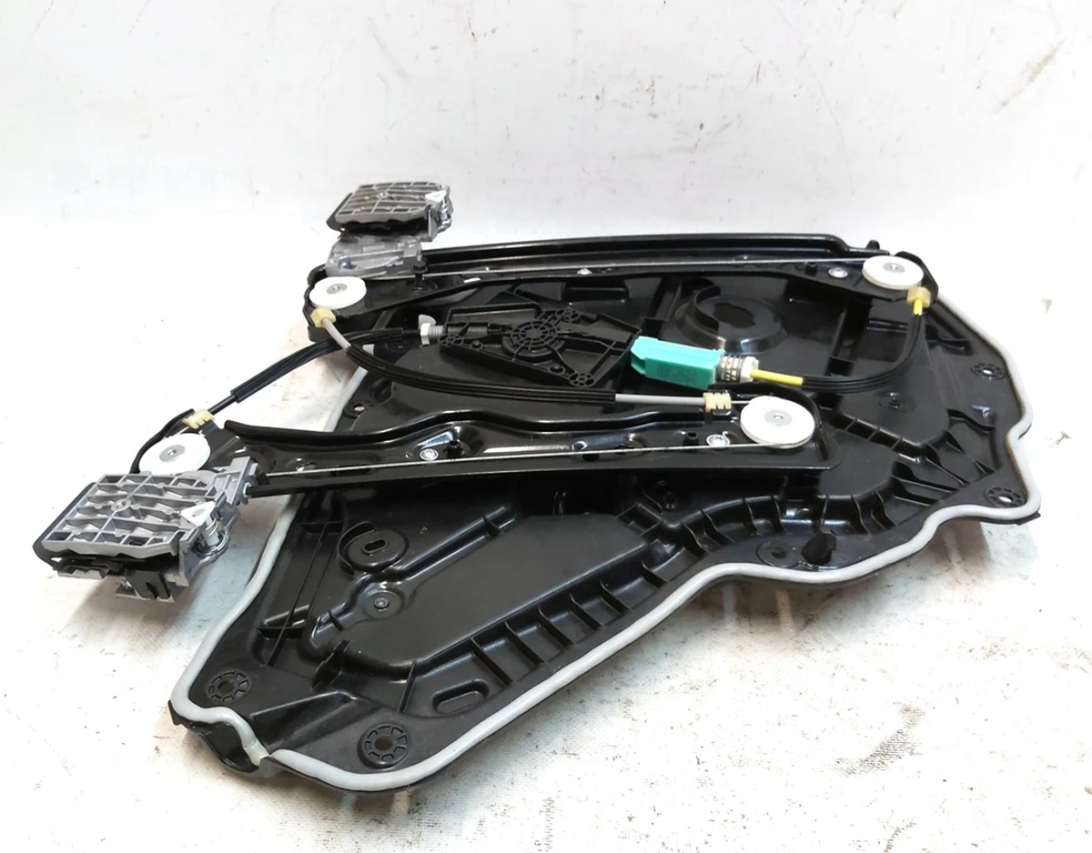 3 Склопідйомник задній правий у зборі Tesla Model Y 1526807-00-D, 1526803-00-E