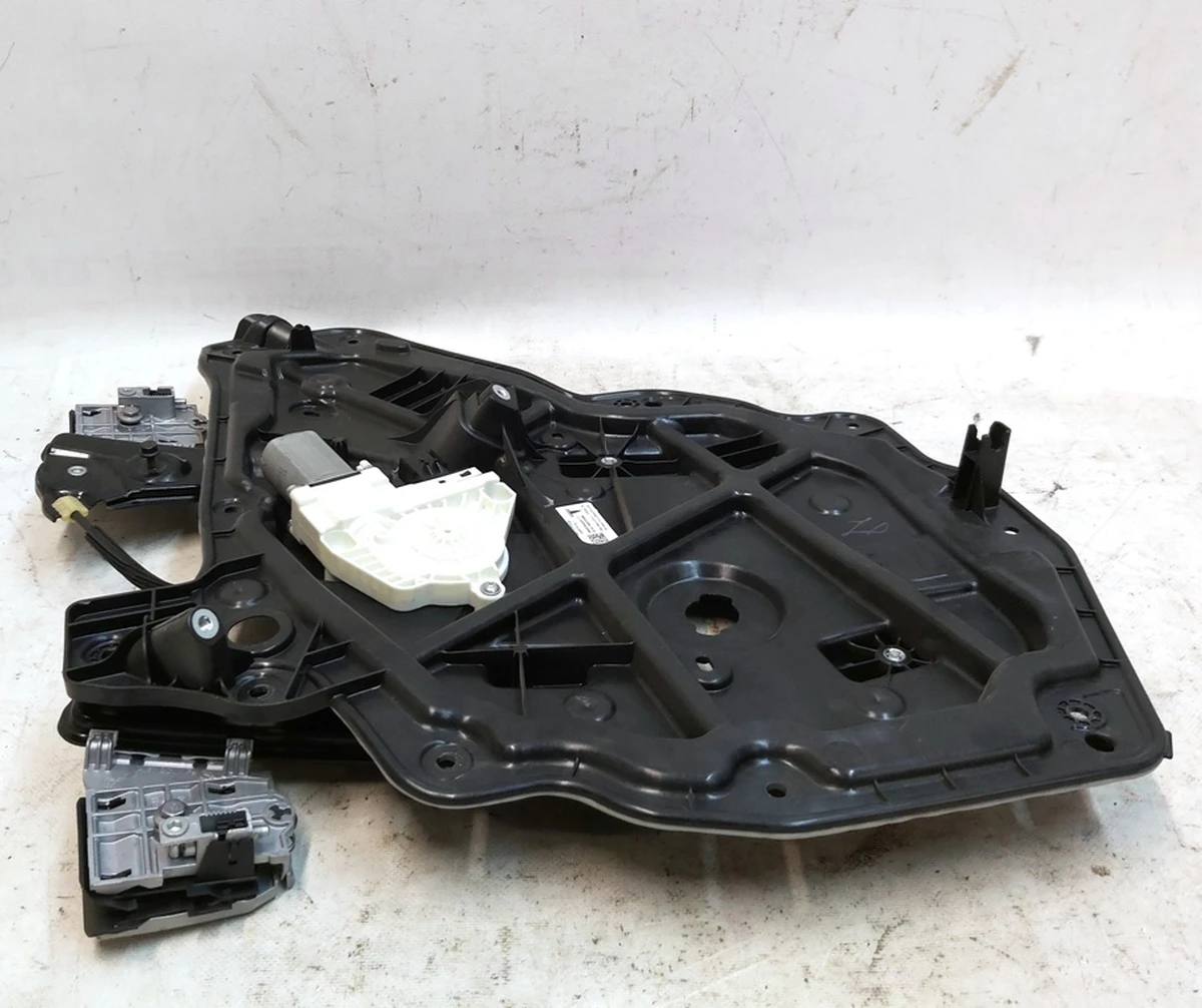 3 Склопідйомник задній правий у зборі Tesla Model Y 1526807-00-D, 1526803-00-E