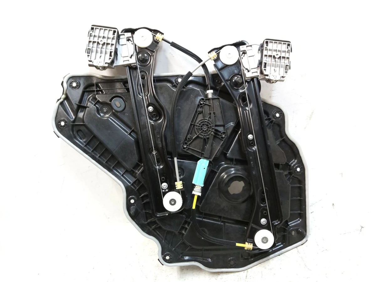 3 Склопідйомник задній правий у зборі Tesla Model Y 1526807-00-D, 1526803-00-E