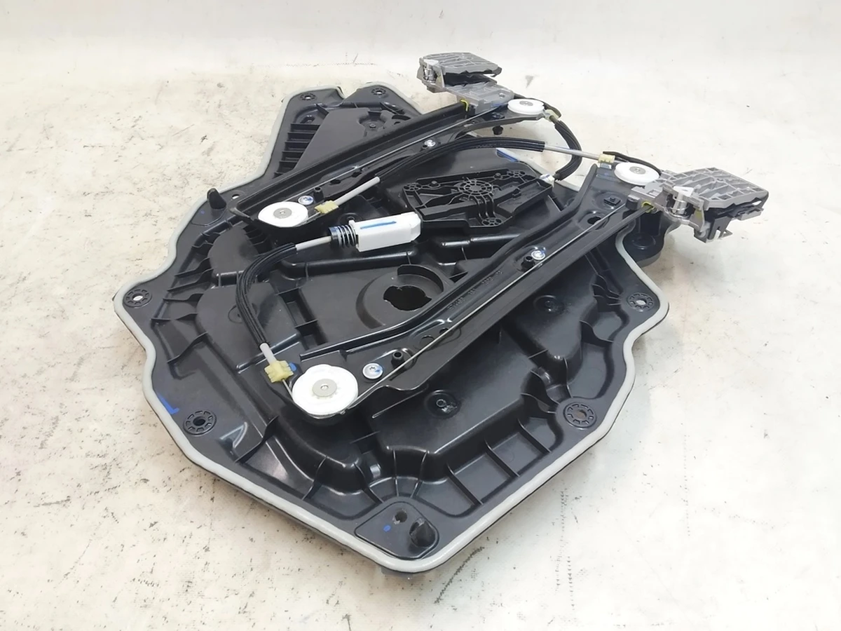 3 Склопідйомник задній правий з моторчиком та механізмом підйому в зборі Tesla Model Y 1526807-00-D, 1526803-00-E