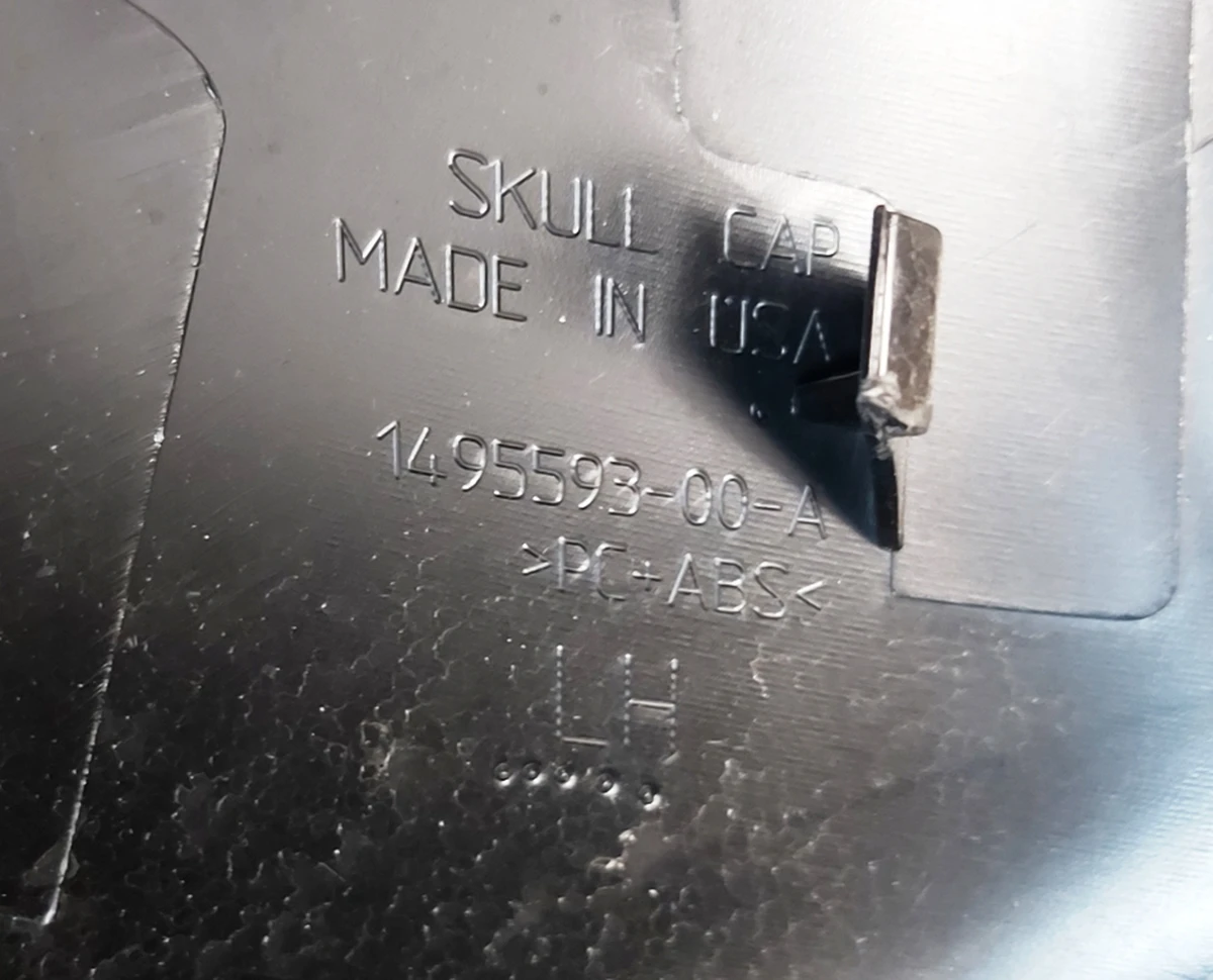 3 SKULL CAP, EXT.MIRROR, LH MY SOLID BLACK Tesla model Y 1495593-01-A