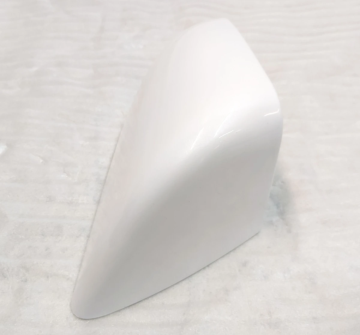 4 Накладка дзеркала верхнього зовнішнього (шкаралупа) PEARL WHITE Tesla model Y 1495594-T0-A