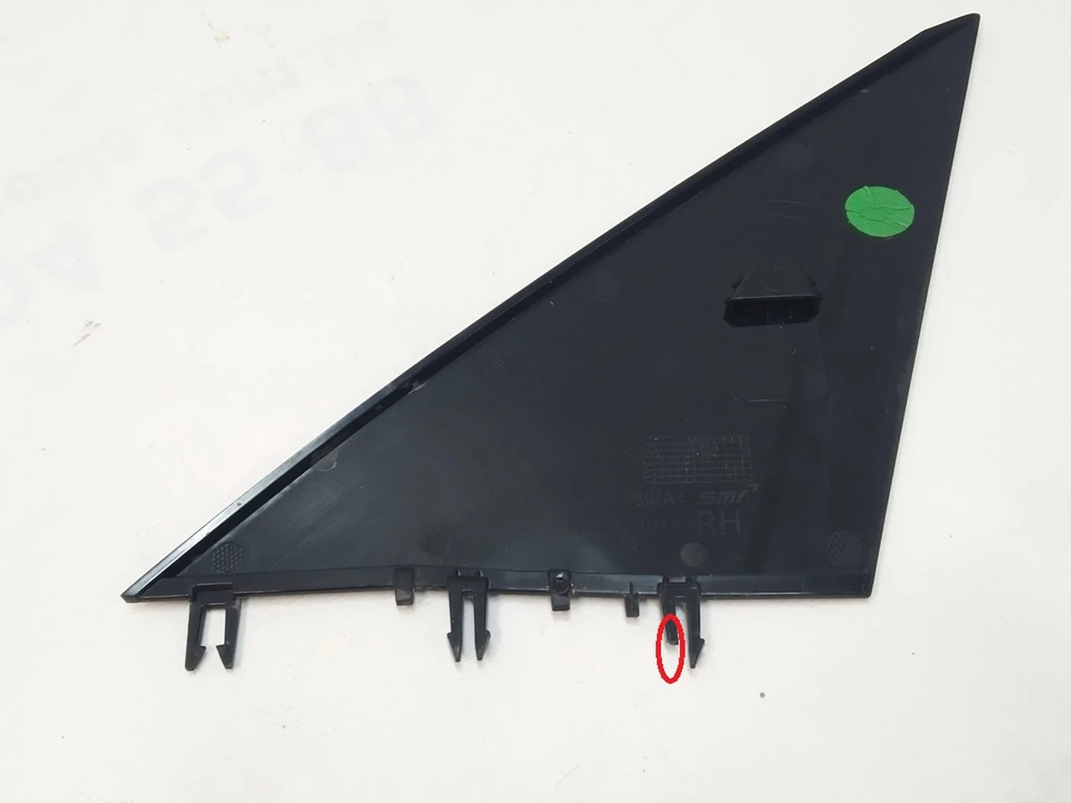 9 Заглушка дзеркала правого 2529.3016 (трикутник) Tesla Model Y 1495633-00-B