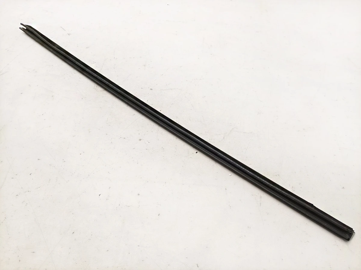 2 Молдинг зовнішній дверей передніх правих BLACK BLACK Tesla Model Y 1495713-00-B