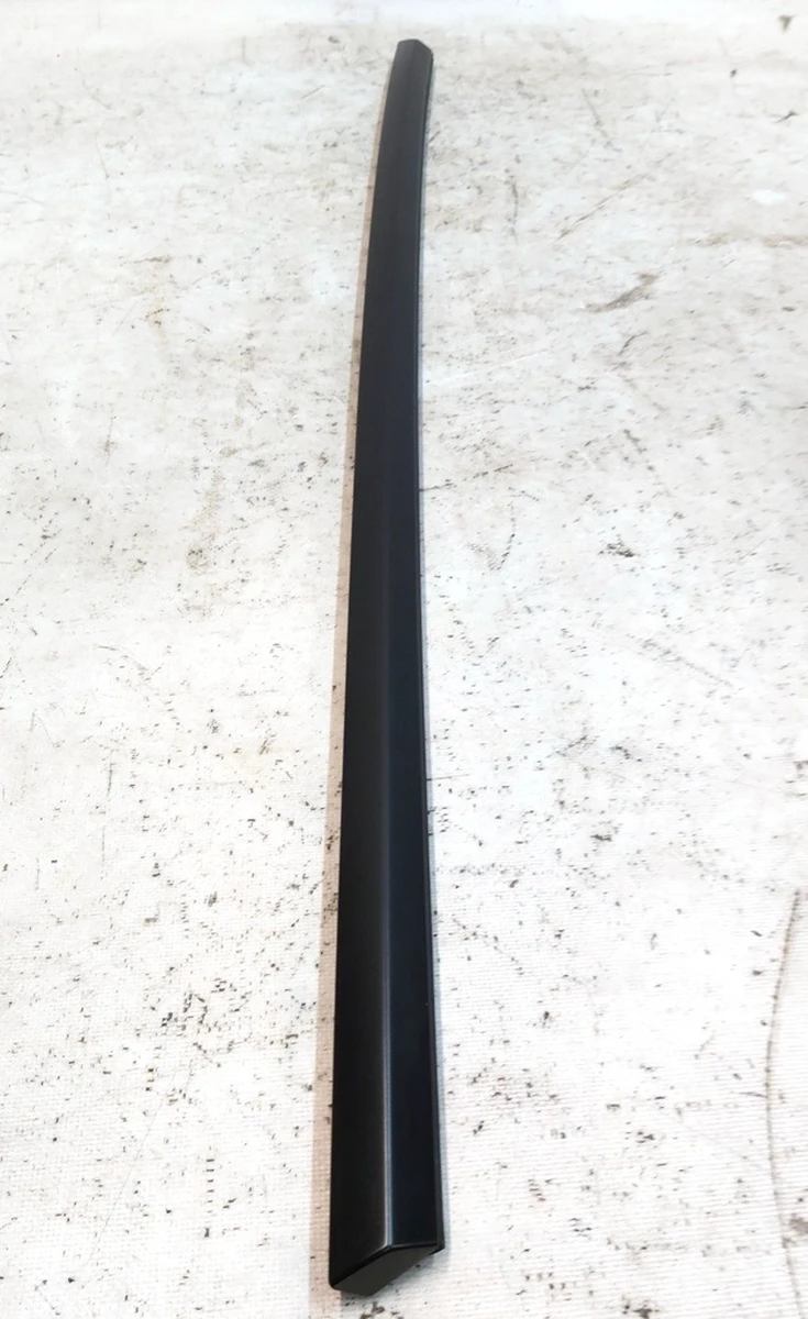 2 Молдинг зовнішній дверей задніх правих BLACK Tesla Model Y 1495723-00-C, 1495721-00-E