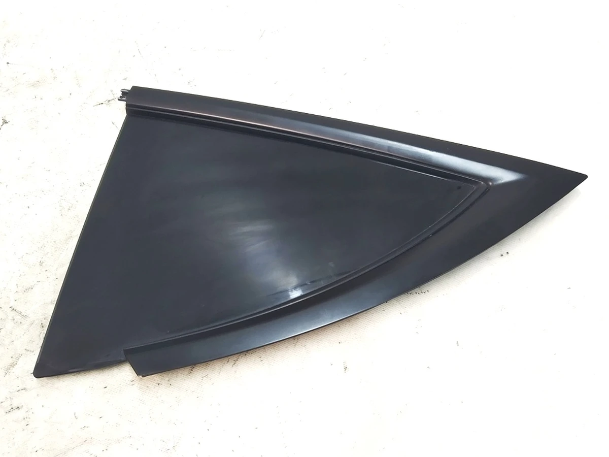 3 Стекло крыла заднего левого (форточка) Tesla Model Y 1495740-00-E