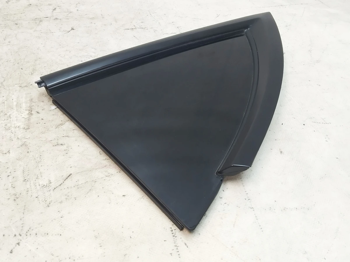 3 Стекло крыла заднего левого (форточка) Tesla Model Y 1495740-00-E