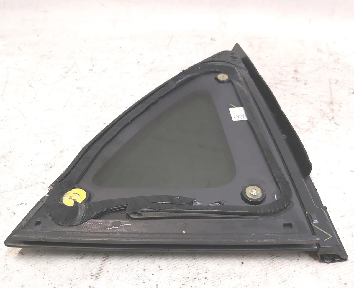 3 Скло крила заднього лівого (кватирка) Tesla Model Y 1495740-00-E