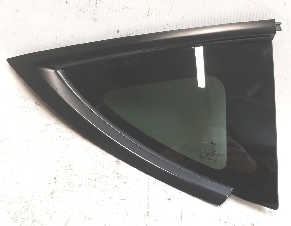 3 Quarter glass assembly - Rear - Right hand Tesla Model Y 1495741-00-E