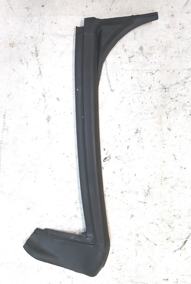 Ущільнювач гумовий скла крила заднього правого Tesla model Y 1495741-00-E