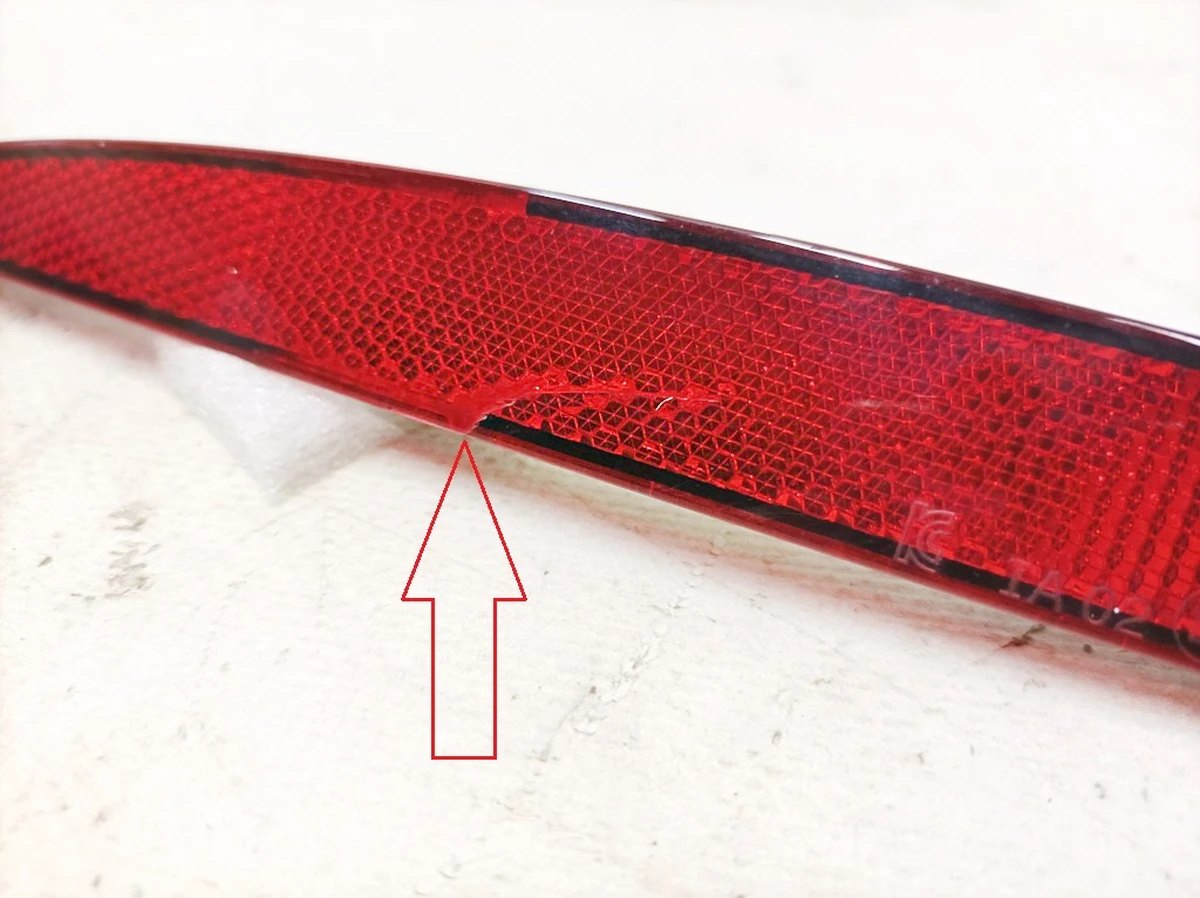 6 Відбивач заднього бампера лівий пасивний з пошкодженням Tesla model Y 1495817-00-B