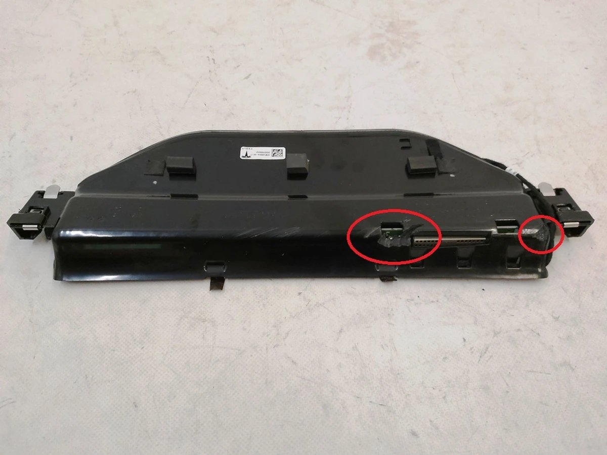 16 СТОП сигнал кришки багажника Tesla Model Y 1783718-00-B