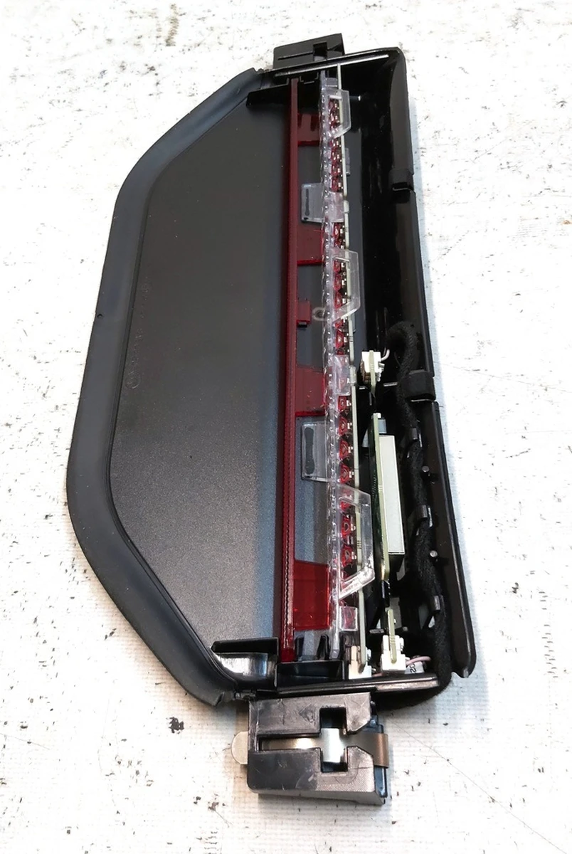 СТОП сигнал крышки багажника Tesla model Y 1495819-00-F