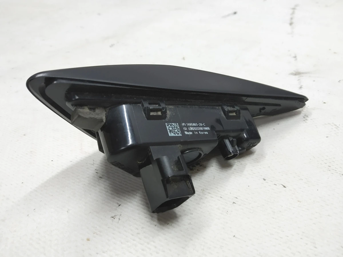 3 Turn signal repeater right (camera) BLACK TTesla model 3, model Y 1495865-20-C