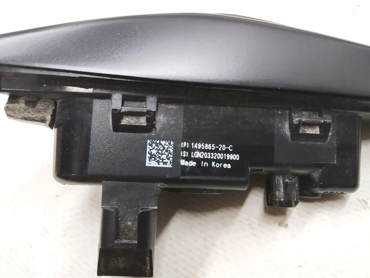 3 Turn signal repeater right (camera) BLACK TTesla model 3, model Y 1495865-20-C