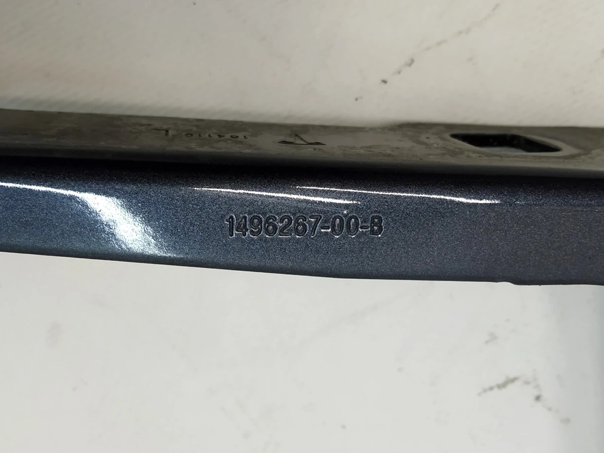 2 Петля крепления капота левая Tesla Model Y 1496267-00-C